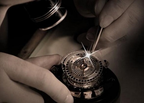 真力时手表轴断了要多少钱维修（真力时表后盖生锈）